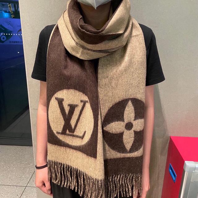 LV Scarf-104